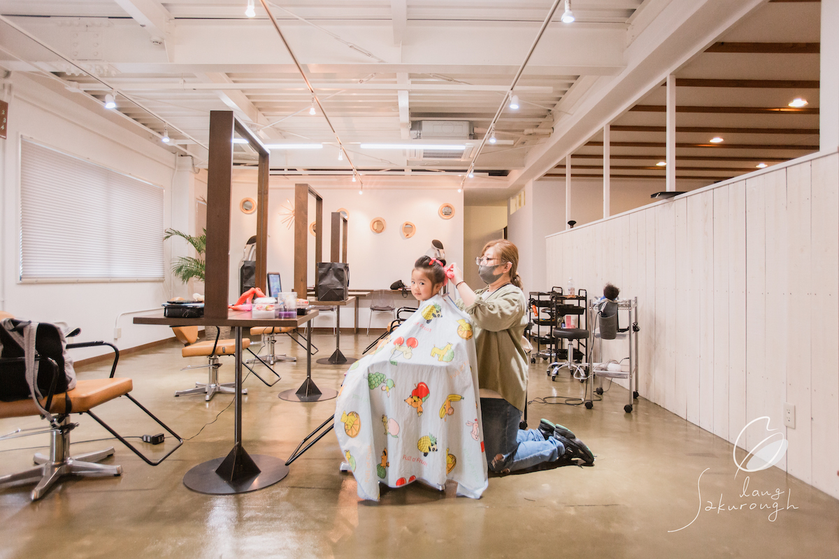 ◆美容院でお支度風景から神社まで　- 3歳女の子七五三・3時間プランの作例 –